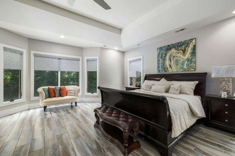 Sophisticated modern bedroom featuring luxurious furniture l 1778605256